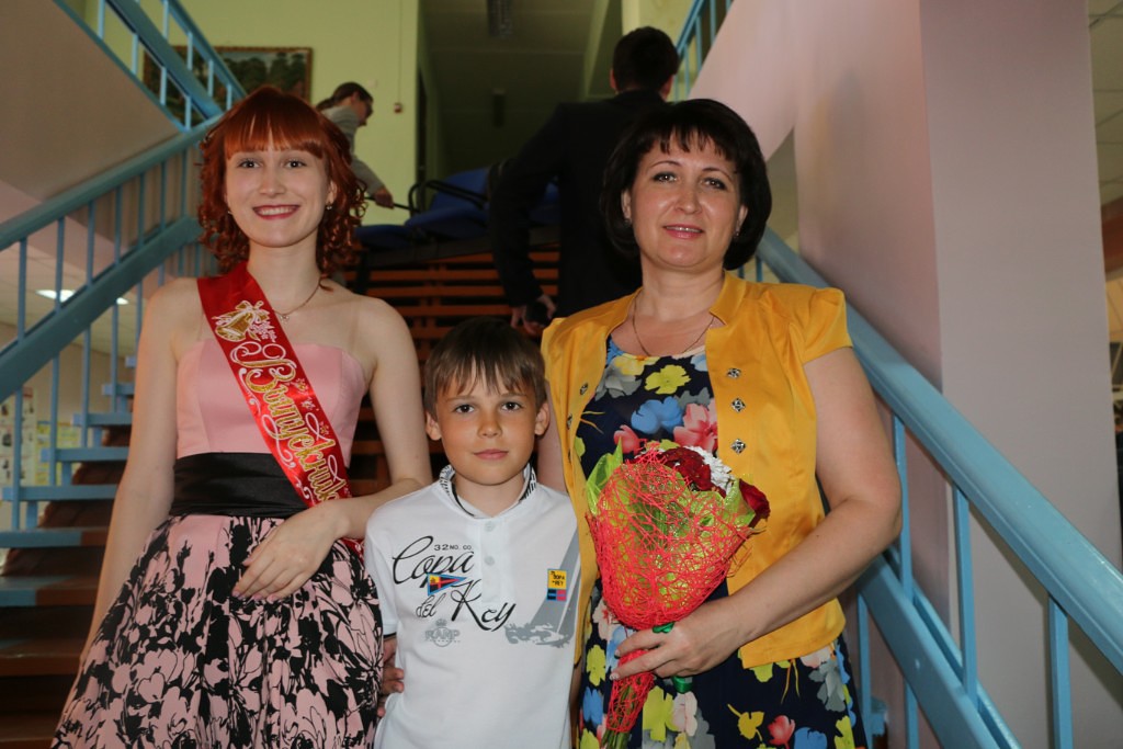Светлана с учениками в школе